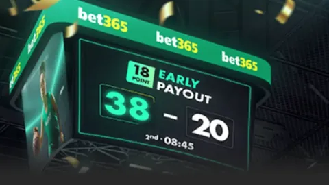 “绿军主场暖意融融：工作人员协助小球迷打造个性化第一视角视频！”